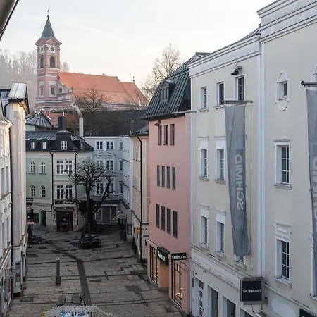 Kuehbacher Hotel *