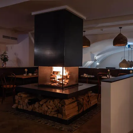 Otel Kuehbacher *