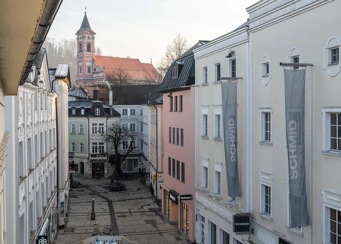 Kuehbacher Hotel *
