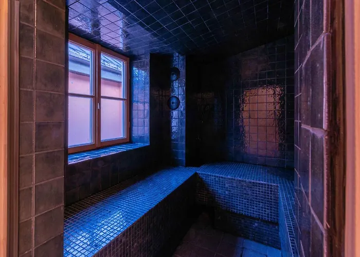 Kuehbacher Hotel *